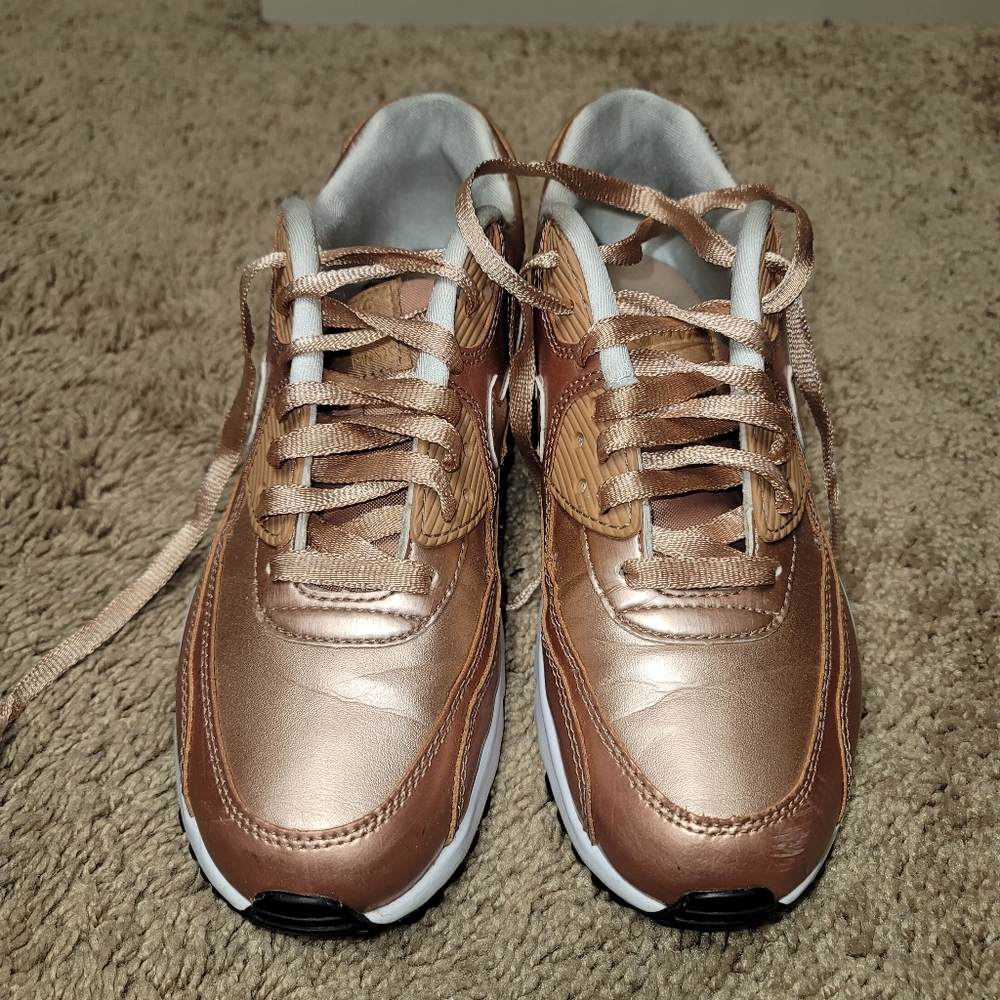 Youth Rose gold Nike Air Max size 6Y